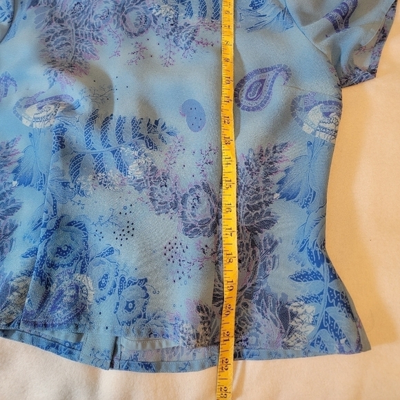 Place South Petite Skirt with matching blouse. Size 12 Petite - Picture 4 of 9